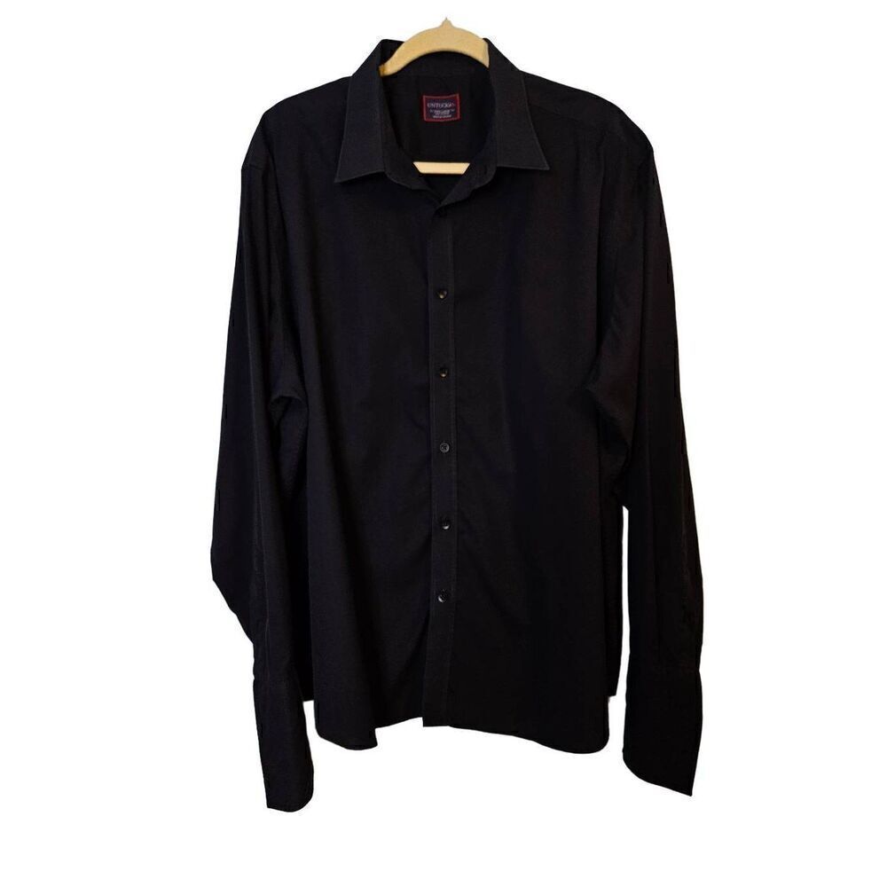 UNTUCKit  black button up shirt, stud cuffs. Size XXXL.